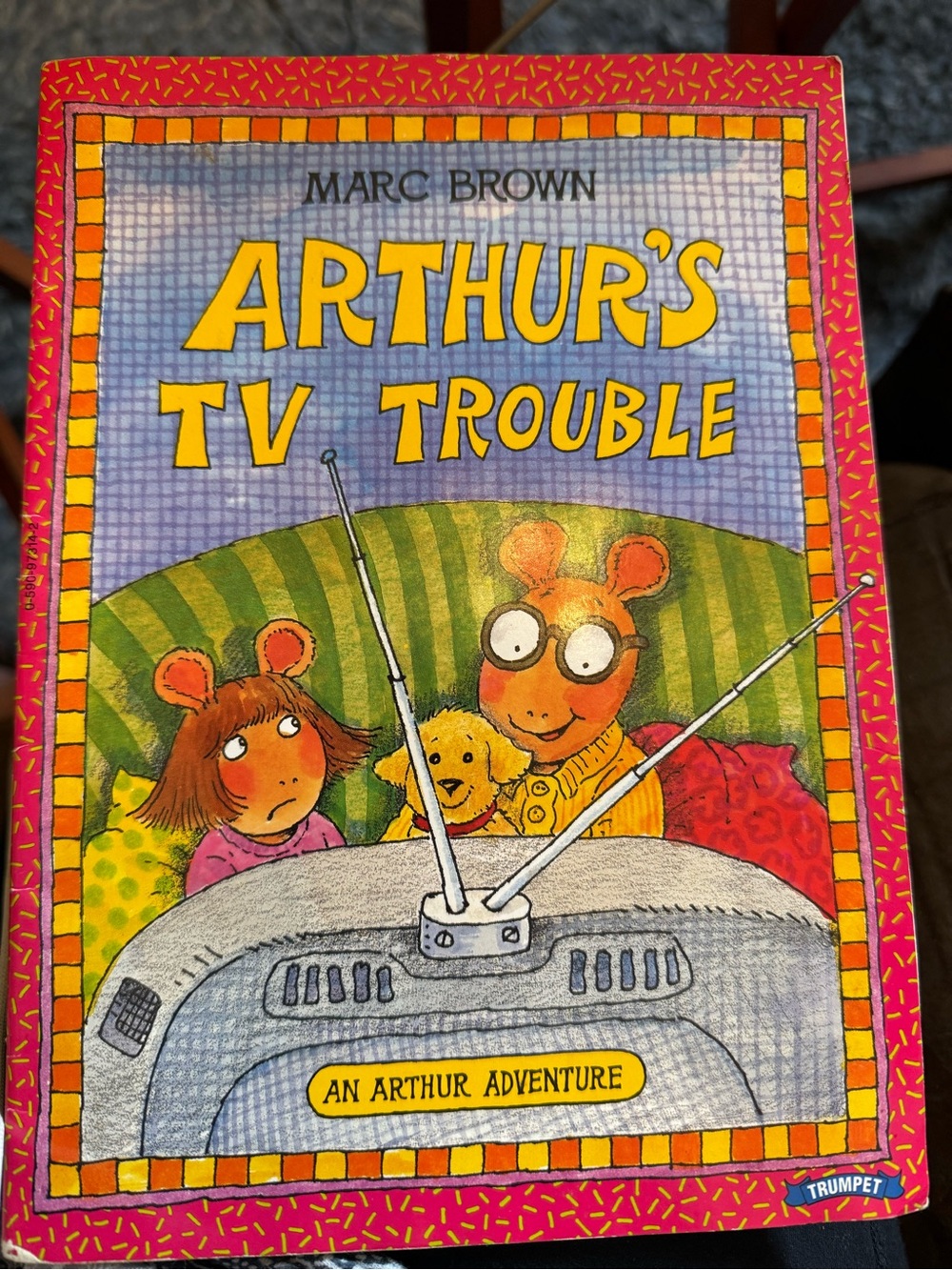 Arthur's TV Trouble by – Children's paperback Book